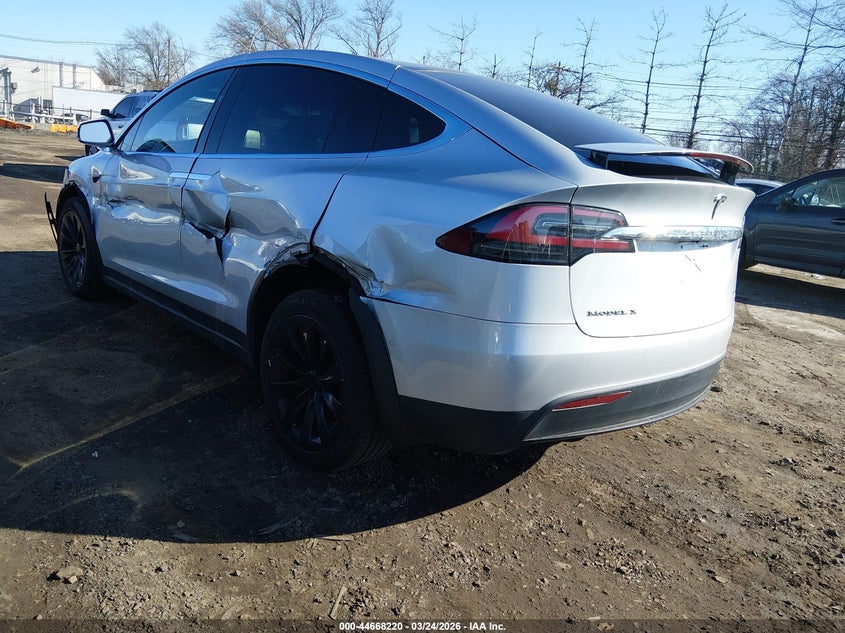 2017 Tesla Model x VIN 5YJXCAE21HF075079 IAAI salvage auction — LEFT SIDE, Wait Title, sold $4,500 on 2026-07-29 (photo 3)