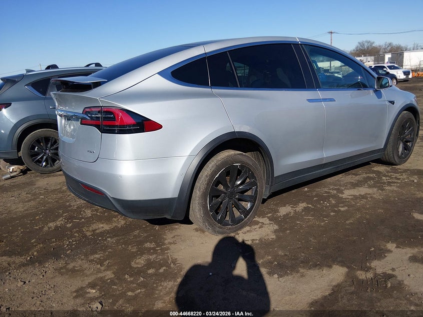 2017 Tesla Model x VIN 5YJXCAE21HF075079 IAAI salvage auction — LEFT SIDE, Wait Title, sold $4,500 on 2026-07-29 (photo 4)