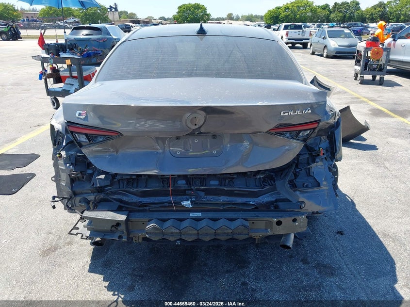 2024 Alfa romeo Giulia VIN ZARFAMBN3R7680400 IAAI salvage auction — REAR END, Wait Title, sold $12,225 on 2026-08-06 (photo 6)