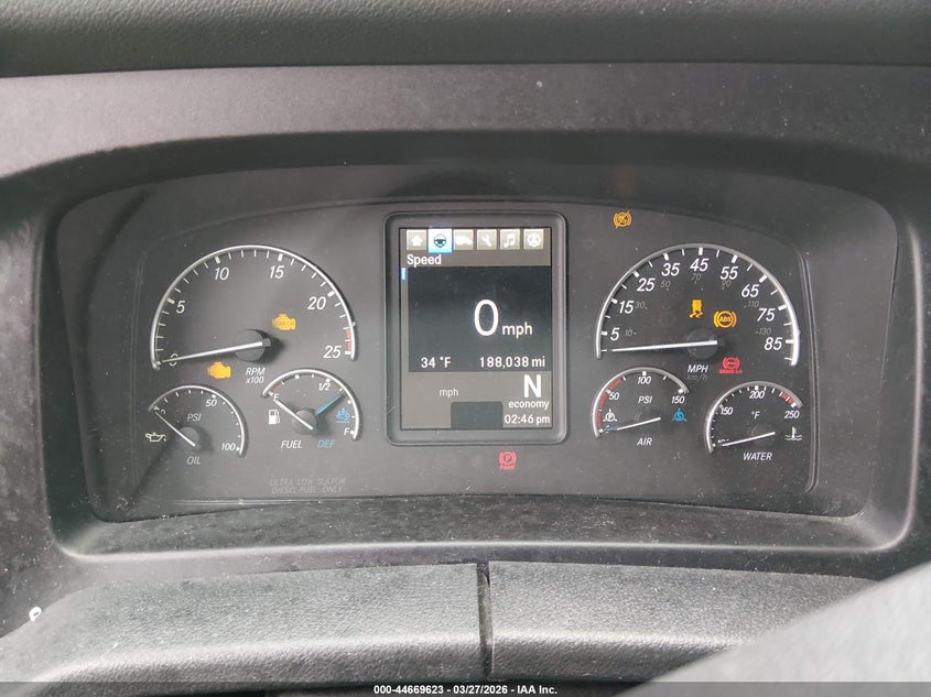 2026 Freightliner New cascadia 126 VIN 3AKJHHDR1TSWJ1806 IAAI salvage auction — ALL OVER, Wait Title, sold $47,000 on 2026-08-26 (photo 5)