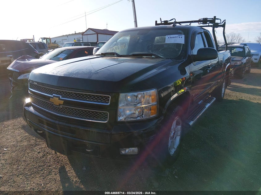 2013 Chevrolet Silverado VIN 1GCRKSE7XDZ157944 IAAI salvage auction — THEFT, Clear (Indiana), sold $2,050 on 2026-07-25 (photo 2)
