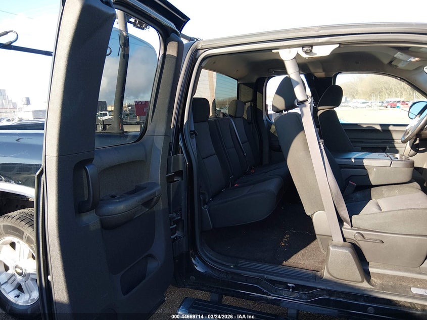 2013 Chevrolet Silverado VIN 1GCRKSE7XDZ157944 IAAI salvage auction — THEFT, Salvage (Indiana), sold $2,050 on 2026-07-29 (photo 8)