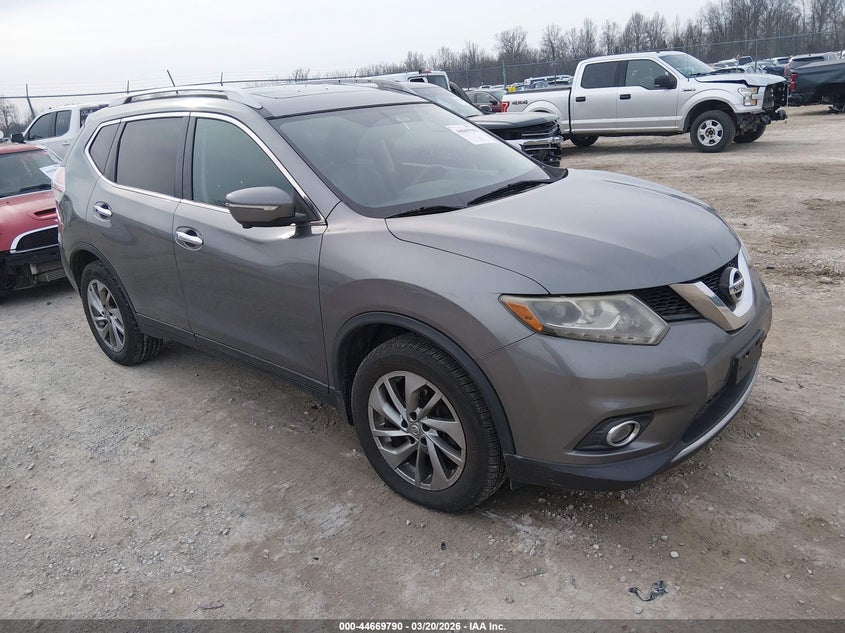 2015 Nissan Rogue VIN 5N1AT2MV1FC918226 IAAI salvage auction — ROOF, Salvage (Indiana), sold $1,575 on 2026-08-03 (photo 1)