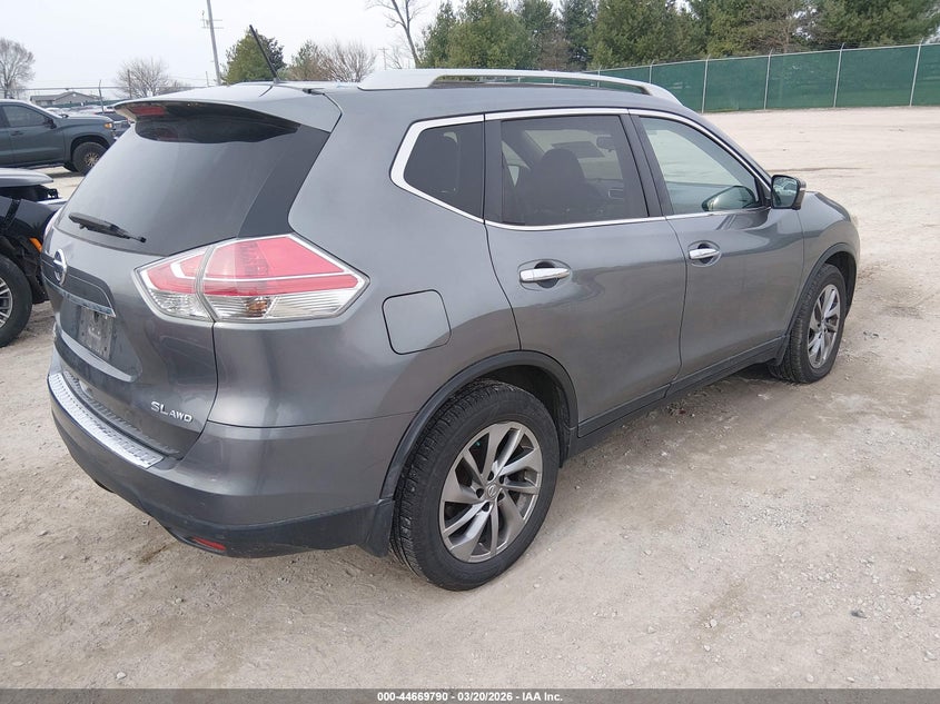 2015 Nissan Rogue VIN 5N1AT2MV1FC918226 IAAI salvage auction — ROOF, Salvage (Indiana), sold $1,575 on 2026-08-03 (photo 4)