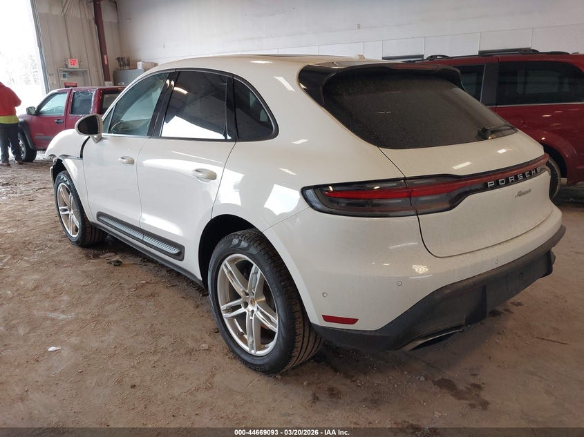 2023 Porsche Macan VIN WP1AA2A5XPLB05160 IAAI salvage auction — FRONT END, Salvage Title, sold $17,025 on 2026-07-13 (photo 3)