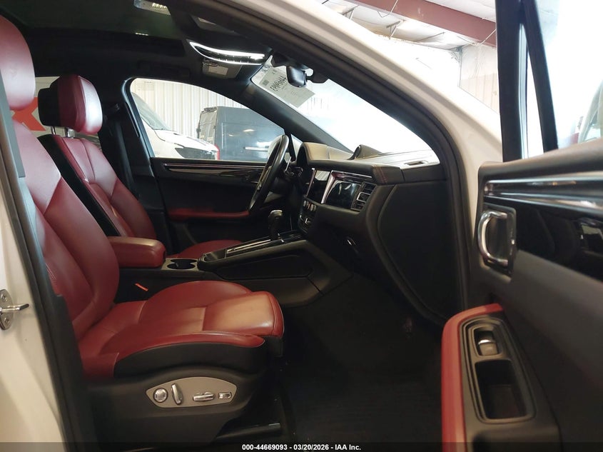 2023 Porsche Macan VIN WP1AA2A5XPLB05160 IAAI salvage auction — FRONT END, Salvage Title, sold $17,025 on 2026-07-13 (photo 5)