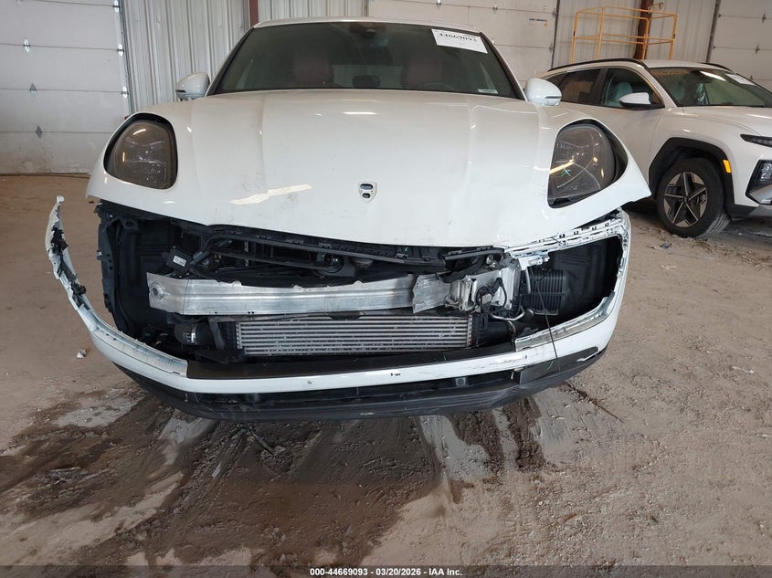 2023 Porsche Macan VIN WP1AA2A5XPLB05160 IAAI salvage auction — FRONT END, Salvage Title, sold $17,025 on 2026-07-13 (photo 6)