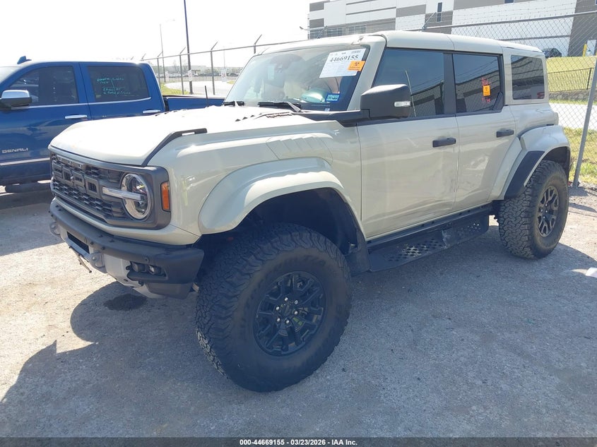 2025 Ford Bronco VIN 1FMEE0RR3SLA54575 IAAI salvage auction — Biohazard/Chemical, Salvage (Texas), sold $41,850 on 2026-05-11 (photo 2)
