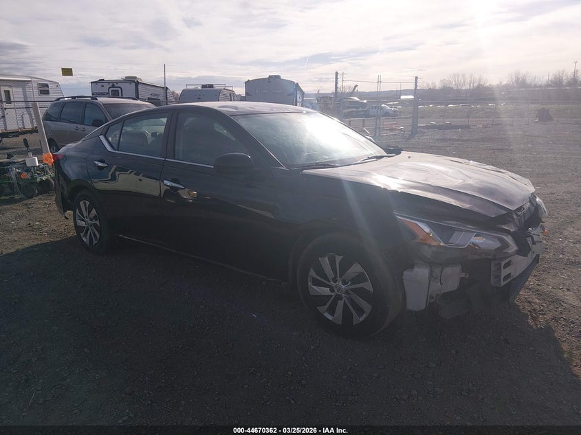 2019 Nissan Altima VIN 1N4BL4BV7KC234742 IAAI salvage auction — FRONT & REAR, Salvage (Montana), sold $1,850 on 2026-08-01 (photo 1)