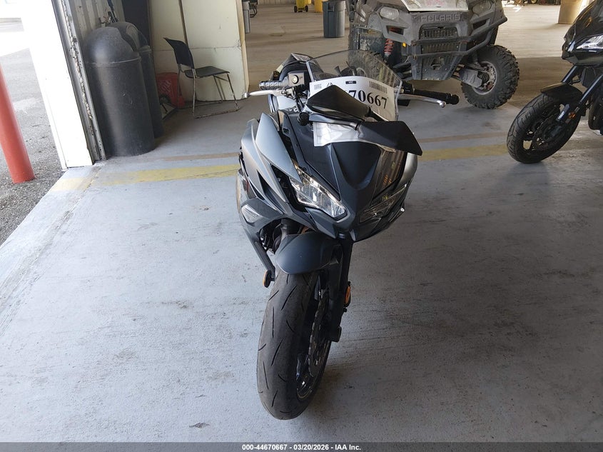 2024 Kawasaki Ninja VIN ML5EXEP15RDAC5827 IAAI salvage auction — RIGHT SIDE, Salvage Title, sold $2,500 on 2026-07-14 (photo 5)