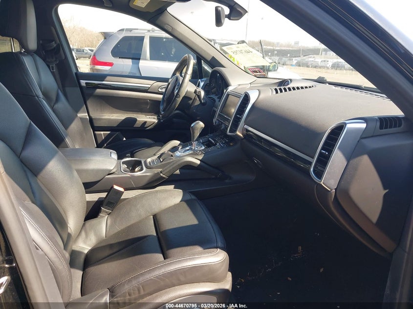 2014 Porsche Cayenne VIN WP1AA2A28ELA03682 IAAI salvage auction — FRONT & REAR, Salvage Title, sold $5,200 on 2026-09-04 (photo 5)