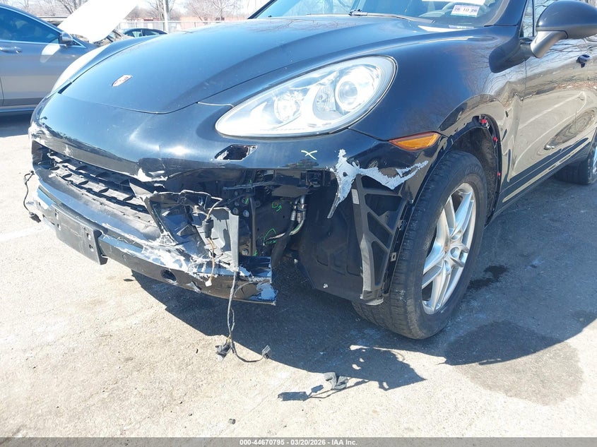 2014 Porsche Cayenne VIN WP1AA2A28ELA03682 IAAI salvage auction — FRONT & REAR, Salvage Title, sold $5,200 on 2026-09-04 (photo 6)