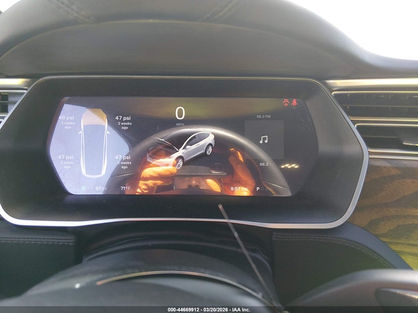 2017 Tesla Model x VIN 5YJXCAE20HF075459 IAAI salvage auction — REAR END, Clear (Oklahoma), sold $16,450 on 2026-10-14 (photo 7)