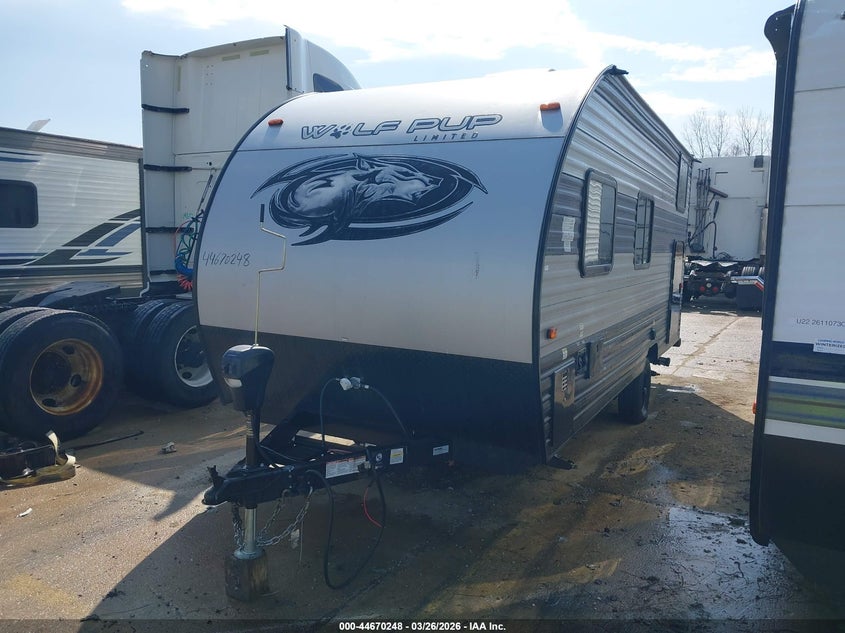 2022 Forest river Other VIN 5ZT2CKEC6NY018198 IAAI salvage auction — STORM DAMAGE, Salvage (Illinois), sold $4,250 on 2026-07-15 (photo 2)