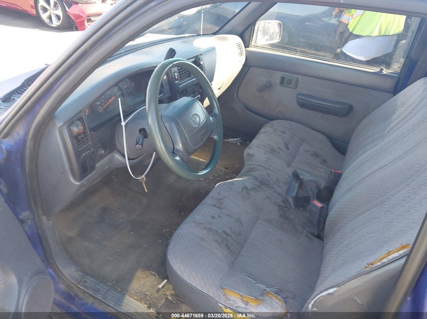 1996 Toyota Tacoma VIN 4TANL42N9TZ157390 IAAI salvage auction — RIGHT SIDE, Salvage (California), sold $1,050 on 2026-07-09 (photo 5)