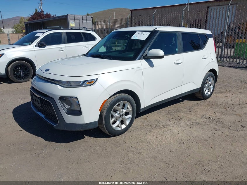 2021 Kia Soul VIN KNDJ23AU9M7746834 IAAI salvage auction — RIGHT FRONT, Salvage Title, sold $2,300 on 2026-07-24 (photo 2)