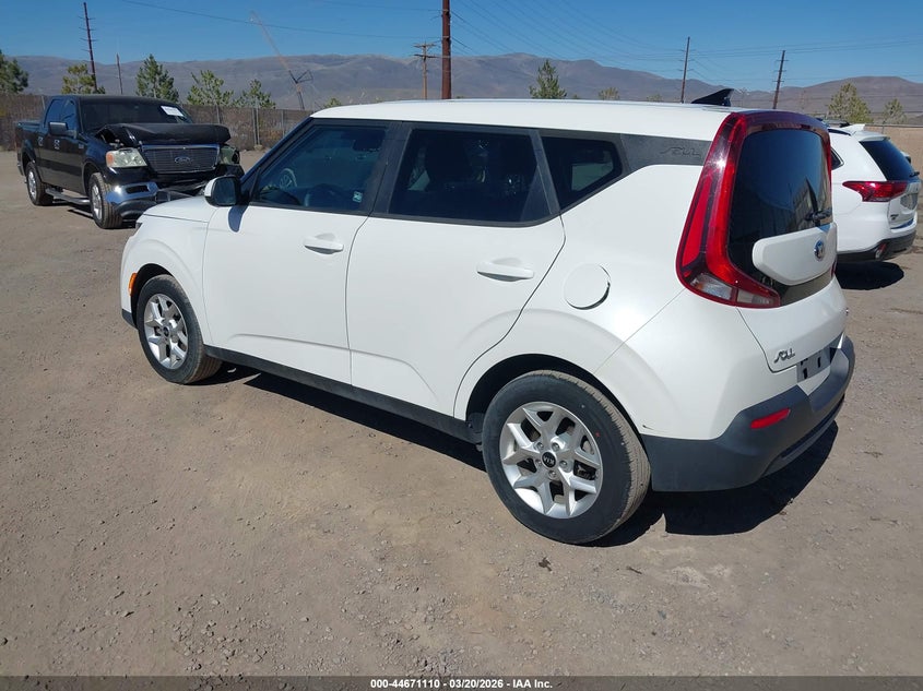 2021 Kia Soul VIN KNDJ23AU9M7746834 IAAI salvage auction — RIGHT FRONT, Salvage Title, sold $2,300 on 2026-07-24 (photo 3)