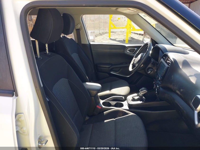 2021 Kia Soul VIN KNDJ23AU9M7746834 IAAI salvage auction — RIGHT FRONT, Salvage Title, sold $2,300 on 2026-07-24 (photo 5)