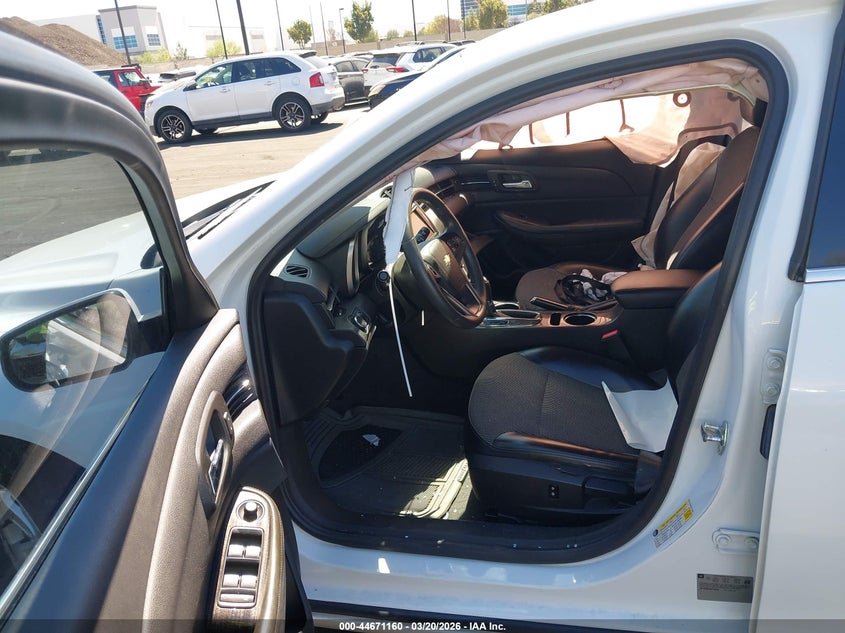 2016 Chevrolet Malibu VIN 1G11C5SA4GF154001 IAAI salvage auction — LEFT & RIGHT, Salvage Title, sold $825 on 2026-07-10 (photo 5)