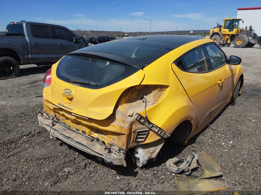 2016 Hyundai Veloster VIN KMHTC6AD9GU291041 IAAI salvage auction — FRONT & REAR, Junk (Oklahoma), sold $475 on 2026-07-07 (photo 4)