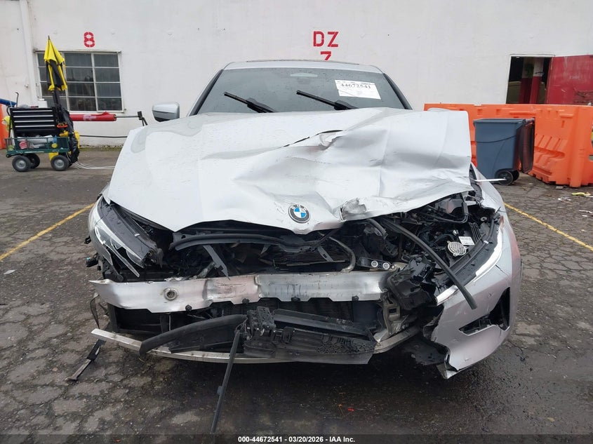 2019 BMW 3er VIN WBA5R1C5XKAK09460 IAAI salvage auction — FRONT END, Salvage (Oregon), sold $3,550 on 2026-08-08 (photo 6)