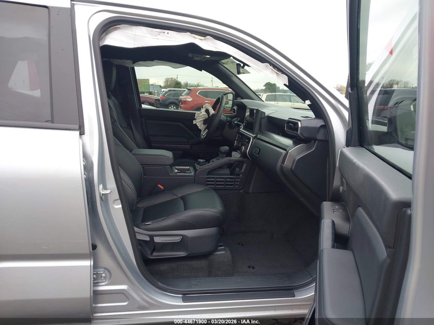 2025 Toyota 4runner VIN JTEVA5BR0S5073513 IAAI salvage auction — LEFT FRONT, Salvage Title, sold $30,050 on 2026-09-17 (photo 5)