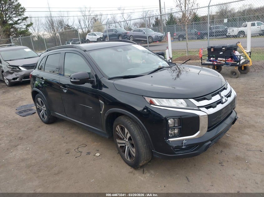 2023 Mitsubishi Outlander VIN JA4ARVAW3PU014238 IAAI salvage auction — SIDE, Salvage Title, sold $3,550 on 2026-07-28 (photo 1)