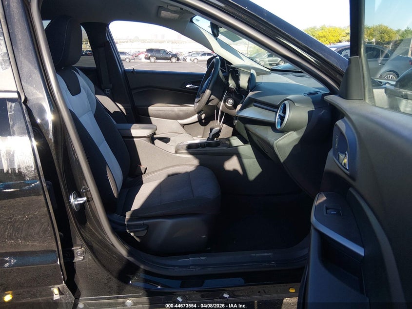 2024 Chevrolet Trax VIN KL77LFE2XRC057706 IAAI salvage auction — SIDE, Salvage Title, sold $25 on 2026-07-24 (photo 5)