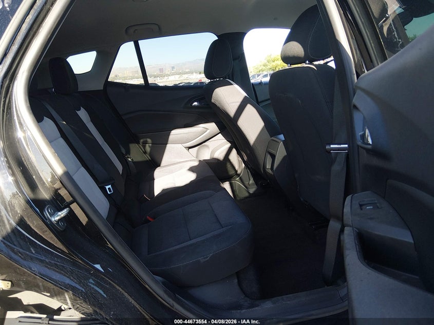 2024 Chevrolet Trax VIN KL77LFE2XRC057706 IAAI salvage auction — SIDE, Salvage Title, sold $25 on 2026-07-24 (photo 8)