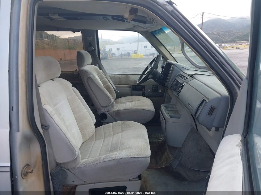 1993 Chevrolet Astro VIN 1GNDM19W1PB103033 IAAI salvage auction — FRONT END, Salvage (California), sold $225 on 2026-07-08 (photo 5)