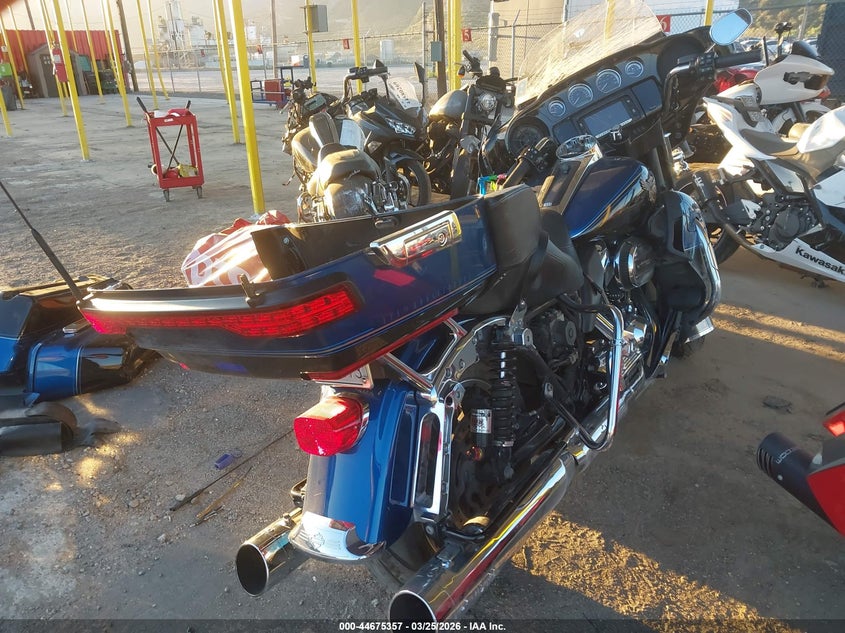 2018 Harley-davidson Electra glide VIN 1HD1KWD34JB631957 IAAI salvage auction — LEFT FRONT, Wait Title, sold $4,950 on 2026-07-29 (photo 4)