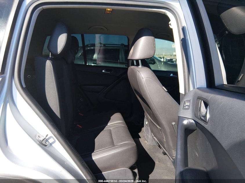 2014 Volkswagen Tiguan VIN WVGAV3AXXEW599640 IAAI salvage auction — LEFT FRONT, Wait Title, sold $1,150 on 2026-08-14 (photo 8)
