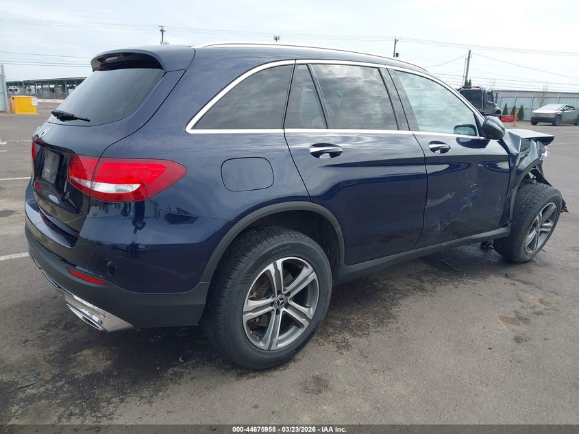 2019 Mercedes-benz Glc VIN WDC0G4JBXKV163712 IAAI salvage auction — RIGHT SIDE, Salvage (Oregon), sold $3,250 on 2026-07-21 (photo 4)