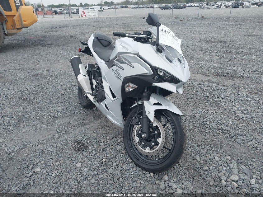 2025 Kawasaki Ninja VIN ML5EXGH16SDA64379 IAAI salvage auction — LEFT SIDE, Clear (Georgia), sold $2,350 on 2026-07-14 (photo 1)