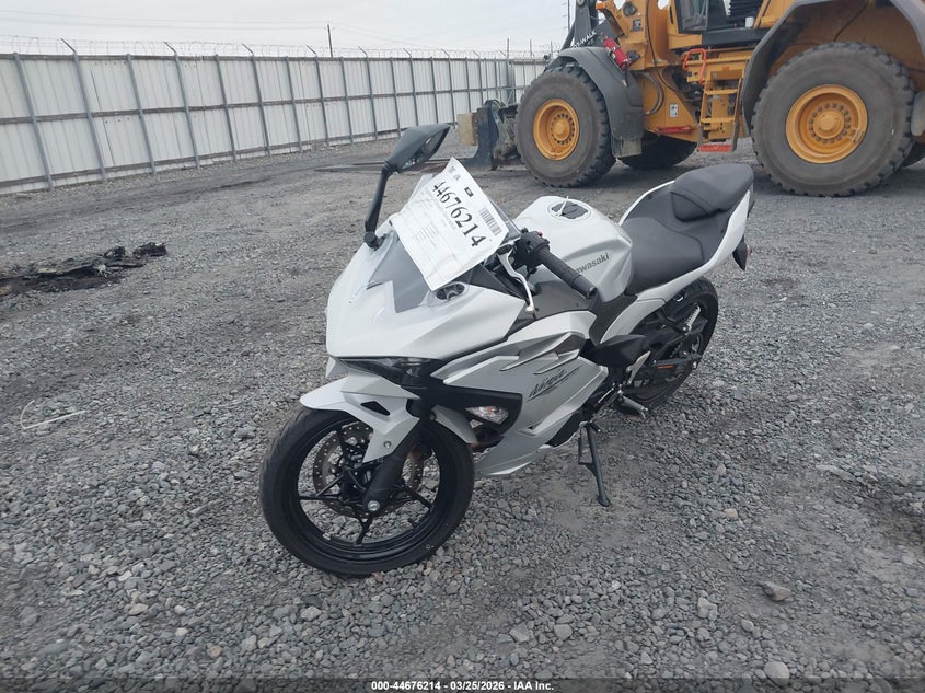 2025 Kawasaki Ninja VIN ML5EXGH16SDA64379 IAAI salvage auction — LEFT SIDE, Clear (Georgia), sold $2,350 on 2026-07-14 (photo 2)