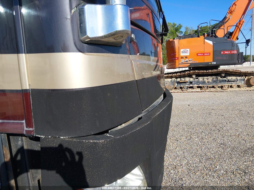 2012 Freightliner Chassis VIN 4UZACWBS3CCBY0766 IAAI salvage auction — SIDE, Rebuildable (Florida), sold $22,200 on 2026-07-08 (photo 7)