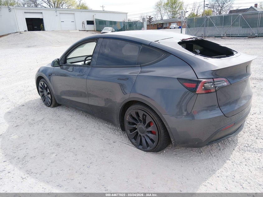2021 Tesla Model y VIN 5YJYGDEF5MF230420 IAAI salvage auction — SIDE, Salvage (Kentucky), sold $5,900 on 2026-07-10 (photo 3)