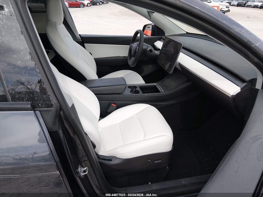 2021 Tesla Model y VIN 5YJYGDEF5MF230420 IAAI salvage auction — SIDE, Salvage (Kentucky), sold $5,900 on 2026-07-10 (photo 5)
