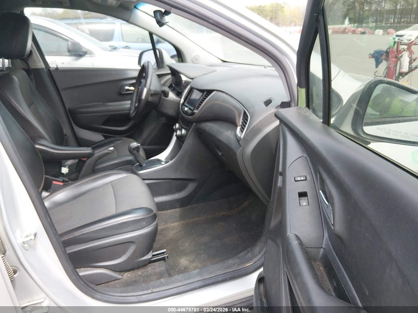 2022 Chevrolet Trax VIN KL7CJPSM5NB567915 IAAI salvage auction — FRONT END, Wait Title, sold $25 on 2026-07-29 (photo 5)