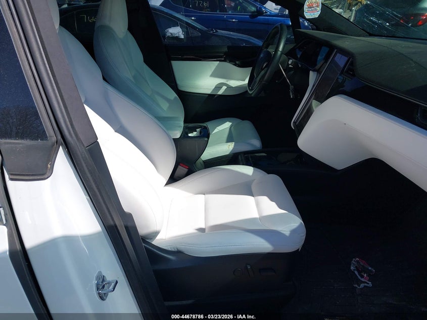 2020 Tesla Model x VIN 5YJXCDE24LF300010 IAAI salvage auction — HAIL, Salvage (Illinois), sold $10,300 on 2026-07-09 (photo 5)