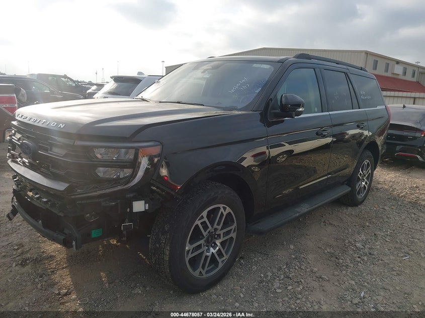 2025 Ford Expedition VIN 1FMJU1J87SEA19763 IAAI salvage auction — FRONT END, Clear (Florida), sold $35,550 on 2026-07-30 (photo 2)
