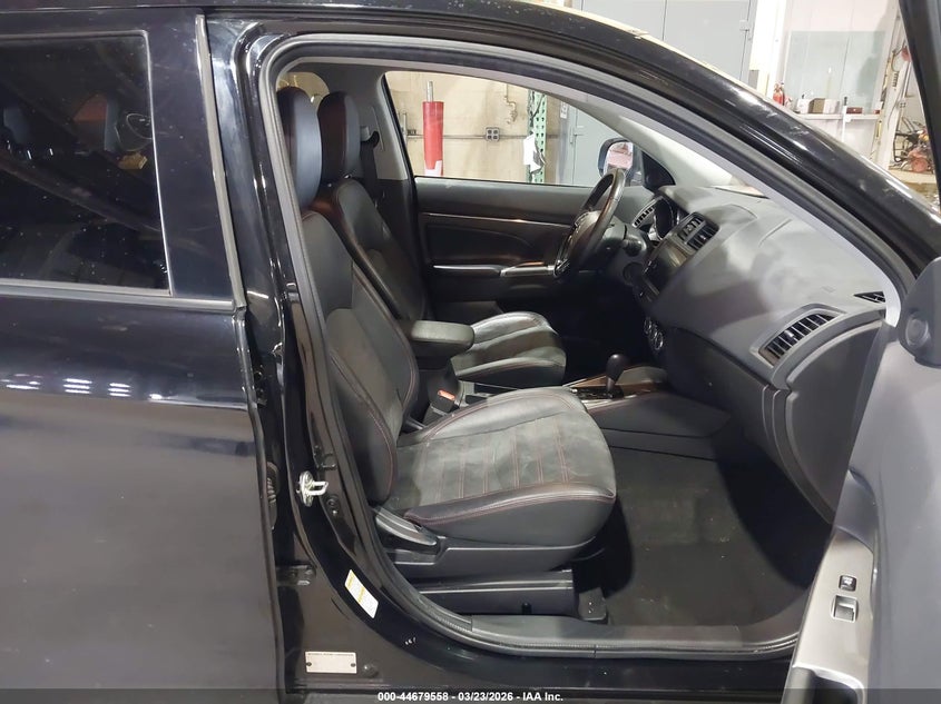 2018 Mitsubishi Outlander VIN JA4AP3AW5JZ036827 IAAI salvage auction — REAR END, Salvage Title, sold $2,050 on 2026-07-18 (photo 5)