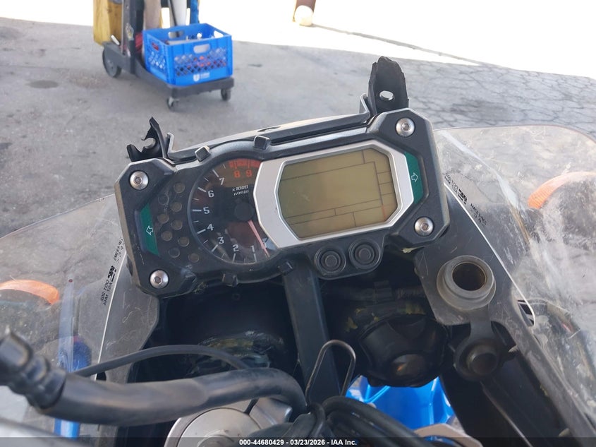 2012 Yamaha Xt VIN JYADP03E0CA000255 IAAI salvage auction — LEFT & RIGHT, Salvage (California), sold $25 on 2026-07-21 (photo 7)