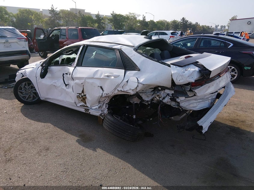 2025 Hyundai Elantra VIN KMHLM4DJ0SU150435 IAAI salvage auction — ROLLOVER, Wait Title, sold $875 on 2026-07-06 (photo 3)