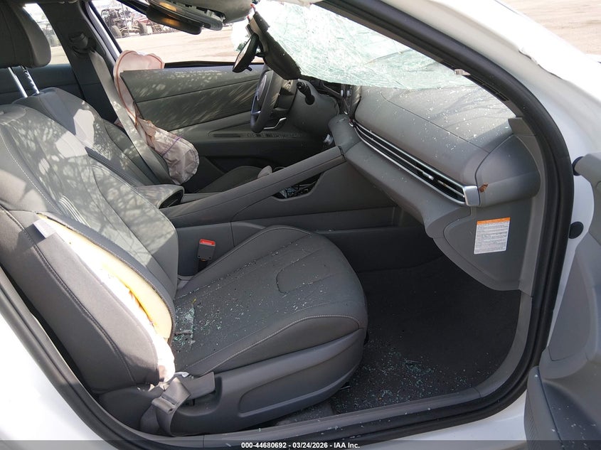 2025 Hyundai Elantra VIN KMHLM4DJ0SU150435 IAAI salvage auction — ROLLOVER, Wait Title, sold $875 on 2026-07-06 (photo 5)