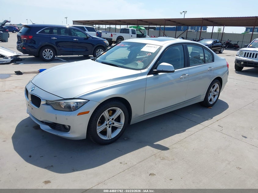 2015 BMW 3er VIN WBA3B3C54FF548697 IAAI salvage auction — RIGHT SIDE, Wait Title, sold $2,400 on 2026-07-29 (photo 2)