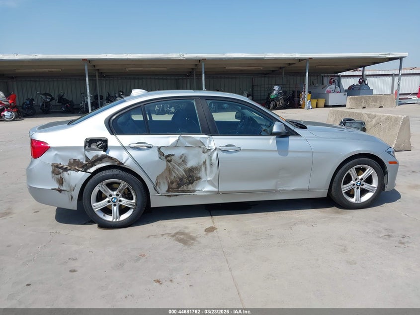 2015 BMW 3er VIN WBA3B3C54FF548697 IAAI salvage auction — RIGHT SIDE, Wait Title, sold $2,400 on 2026-07-29 (photo 6)