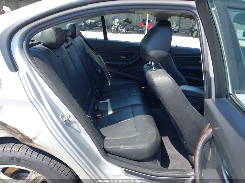 2015 BMW 3er VIN WBA3B3C54FF548697 IAAI salvage auction — RIGHT SIDE, Wait Title, sold $2,400 on 2026-07-29 (photo 8)