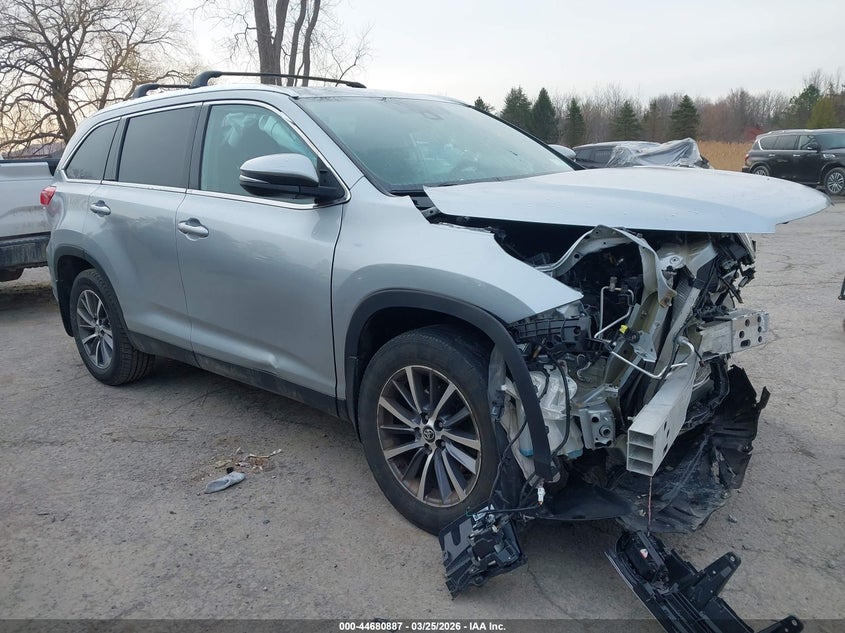 2019 Toyota Highlander VIN 5TDJZRFH4KS590151 IAAI salvage auction — FRONT END, Wait Title, sold $3,000 on 2026-07-23 (photo 1)