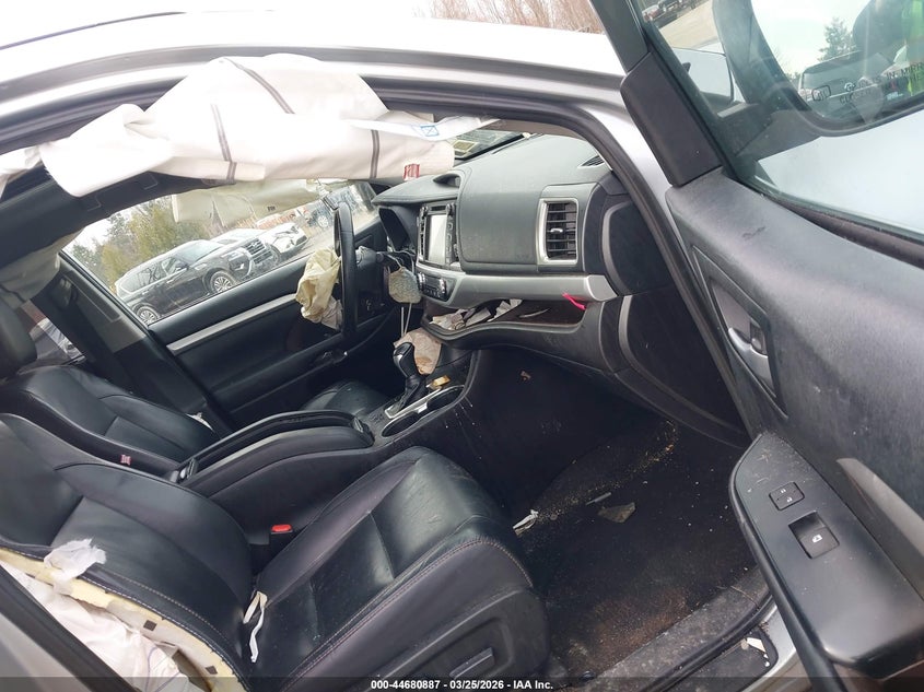 2019 Toyota Highlander VIN 5TDJZRFH4KS590151 IAAI salvage auction — FRONT END, Wait Title, sold $3,000 on 2026-07-23 (photo 5)